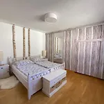 69 Holiday home Rossatz